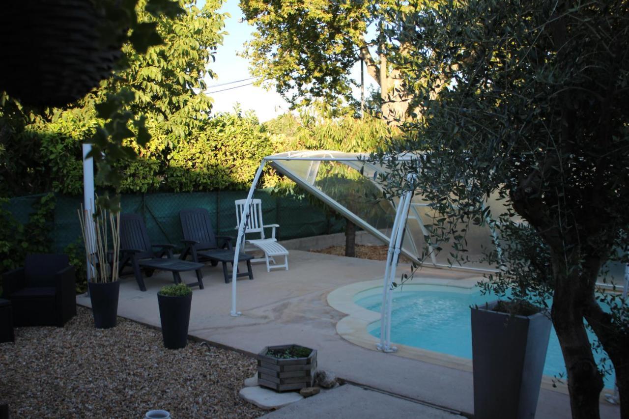 Philippe & Marie, A Louer Petite Chambre Chez L'Habitant Avec Terrasse Dans Villa, Au Pied Du Luberon キュキュロン エクステリア 写真