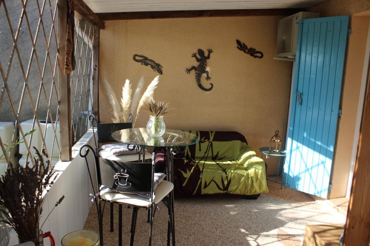 Philippe & Marie, A Louer Petite Chambre Chez L'Habitant Avec Terrasse Dans Villa, Au Pied Du Luberon キュキュロン エクステリア 写真